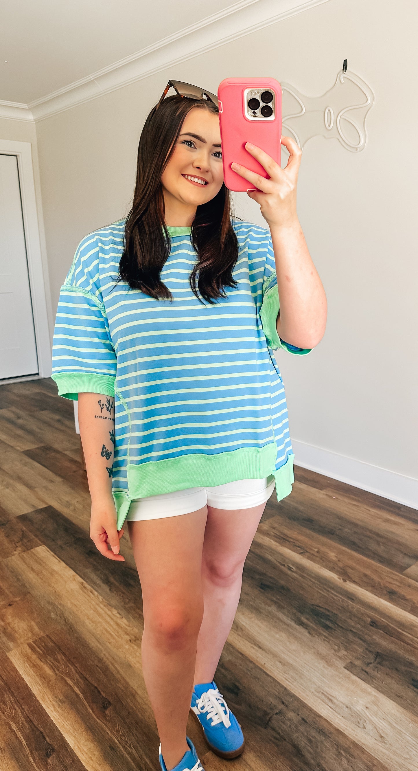 Chill Vibes Tee - 2 colors